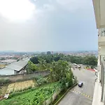 Modern & Cozy 2Br At Gateway Pasteur Apartment By Travelio